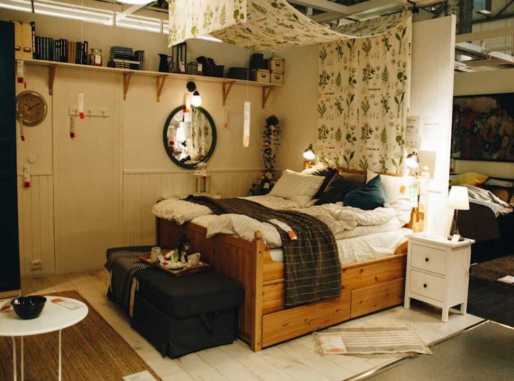 storage small bedrooms
